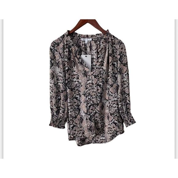 DR2 long sleeve printed button V neck blouse - Picture 1 of 12